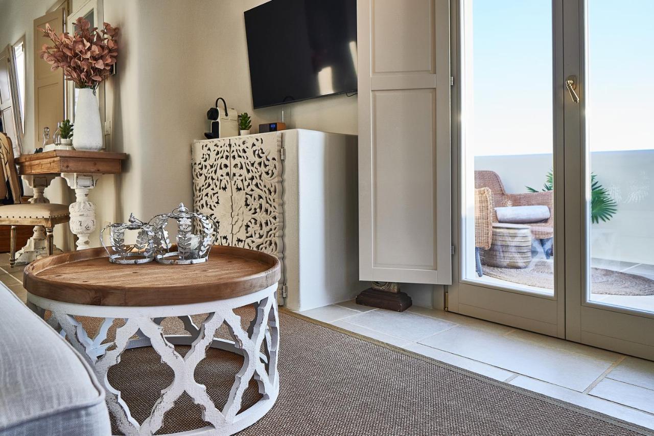 Aqua Mykonos Suites - Adults Only 图罗斯 外观 照片